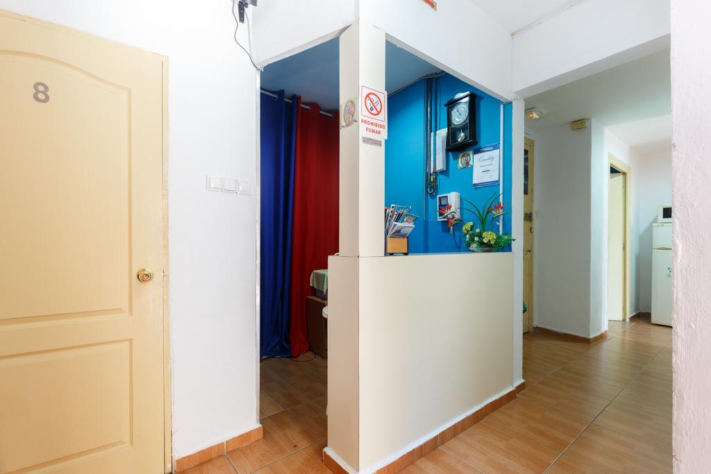 Pension Teruel บาร์เซโลนา ภายนอก รูปภาพ
