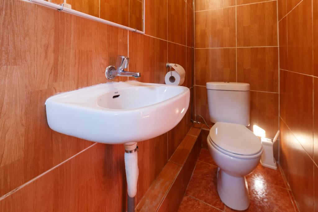 Pension Teruel บาร์เซโลนา ภายนอก รูปภาพ