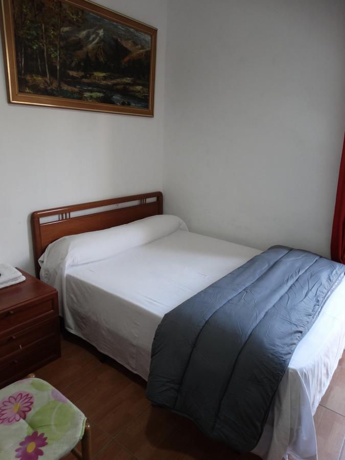 Pension Teruel บาร์เซโลนา ภายนอก รูปภาพ