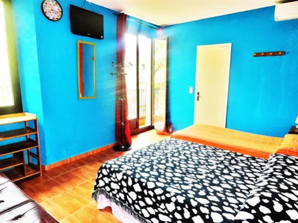 Pension Teruel บาร์เซโลนา ภายนอก รูปภาพ