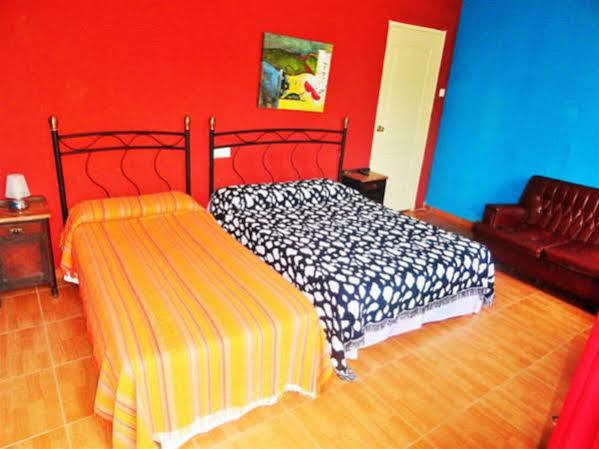 Pension Teruel บาร์เซโลนา ภายนอก รูปภาพ
