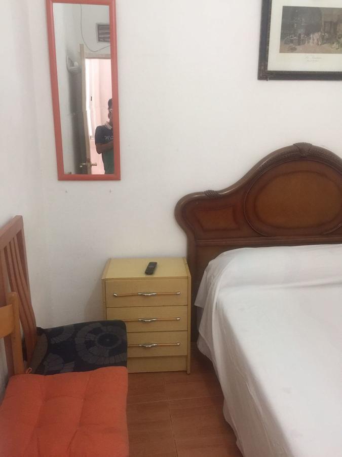 Pension Teruel บาร์เซโลนา ภายนอก รูปภาพ