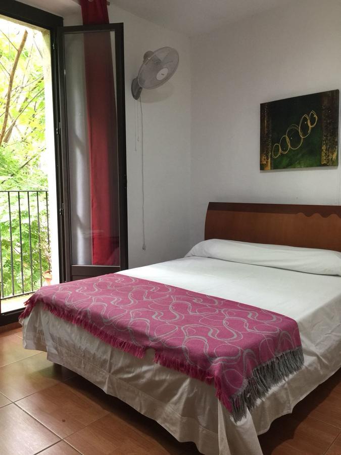 Pension Teruel บาร์เซโลนา ภายนอก รูปภาพ