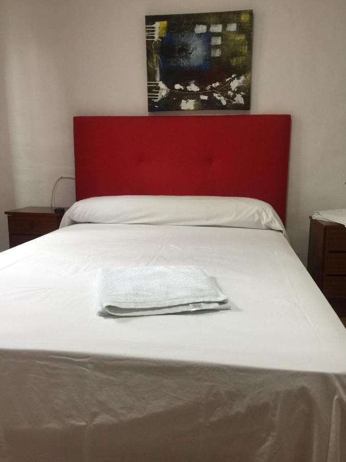 Pension Teruel บาร์เซโลนา ภายนอก รูปภาพ